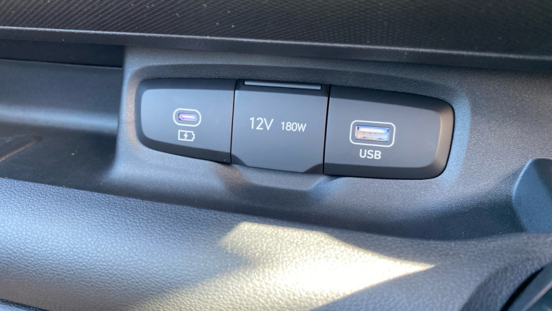 Hyundai INSTER 85kW 01 49kWh 5dr Auto Electric Hatchback